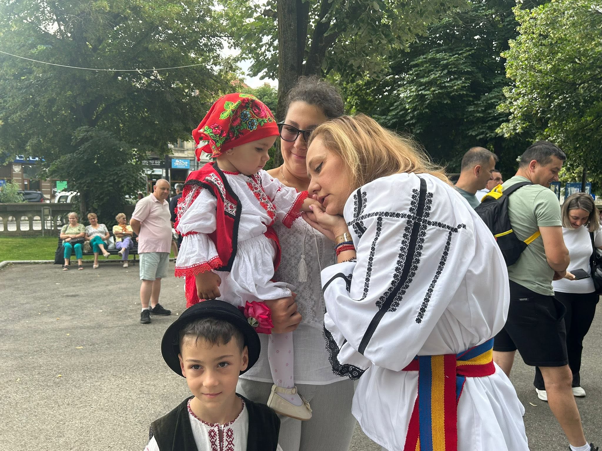 La mulți ani de Ziua Universală a Iei!